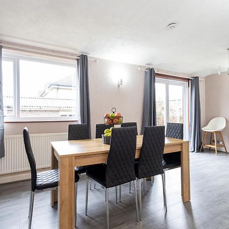 M9 Guest House Манчестер Экстерьер фото