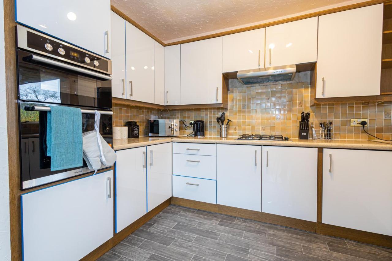 M9 Guest House Манчестер Экстерьер фото